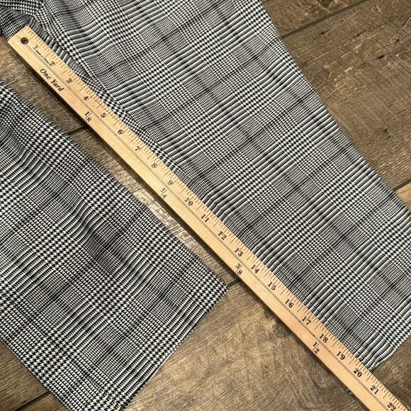 Express Women's Columnist Houndstooth Capris Pants Size 8 - Picture 3 of 7
